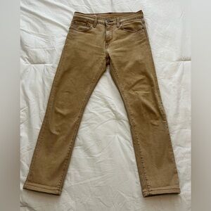 Levi’s 511 — Tapered Fit in Tan